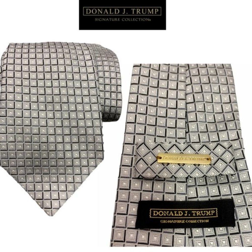 DONALD Trump Signature Collection light gray silk neck tie